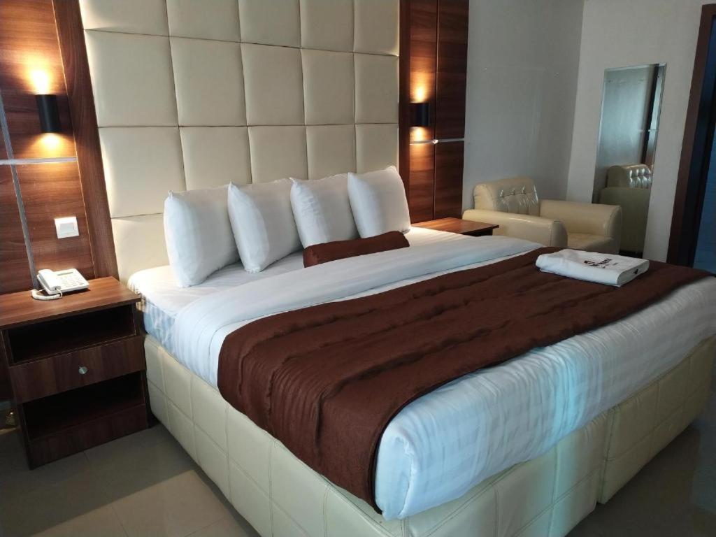 Presken Hotel K-One Place Lagos Luaran gambar