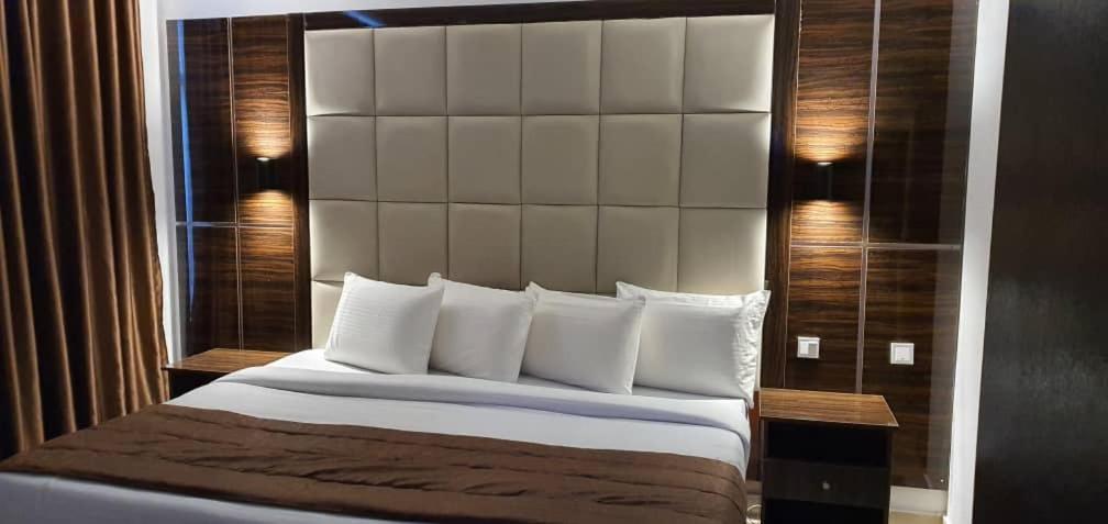 Presken Hotel K-One Place Lagos Luaran gambar